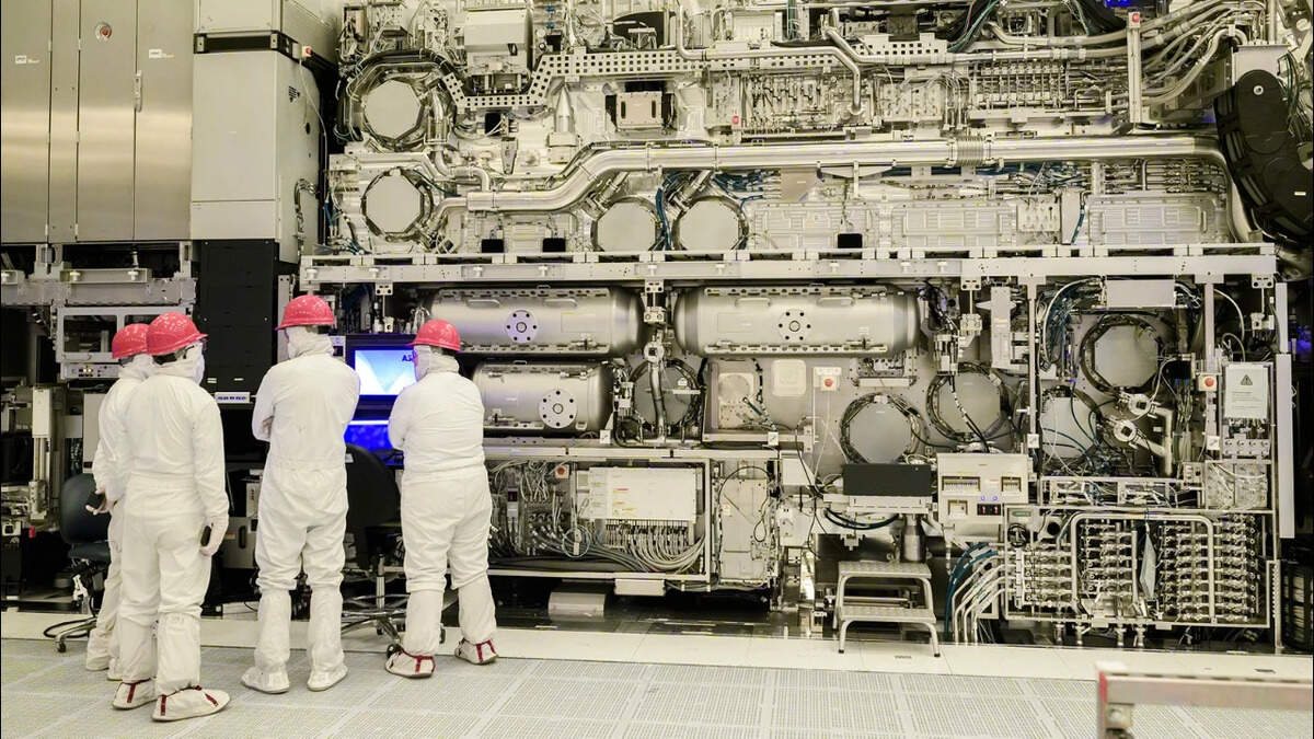 Why Intel is using High-NA EUV while TSMC waits beyond 2nm