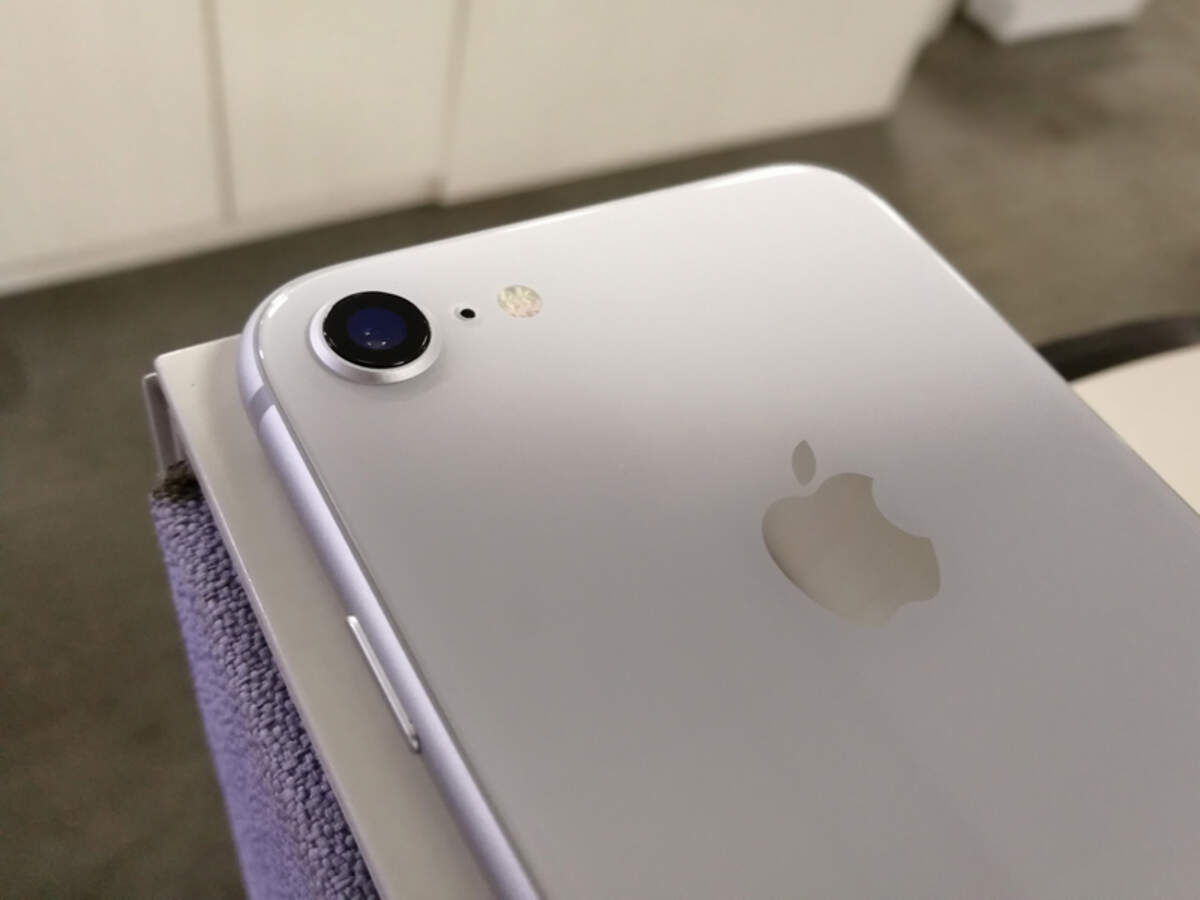 Iphone 8 Review: Apple iPhone 8 review: Modern mechanics, seen