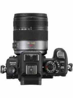 Panasonic Lumix DMC-GH1 (14-140mm f/4-f/5.8 Kit Lens) Mirrorless