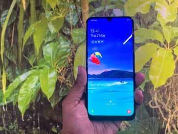 realme 3 pro variants