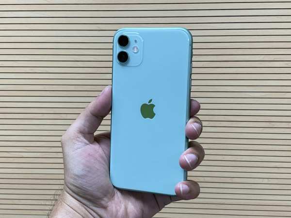 Apple iPhone XI (64 GB Storage, 12 MP Camera) Price and features