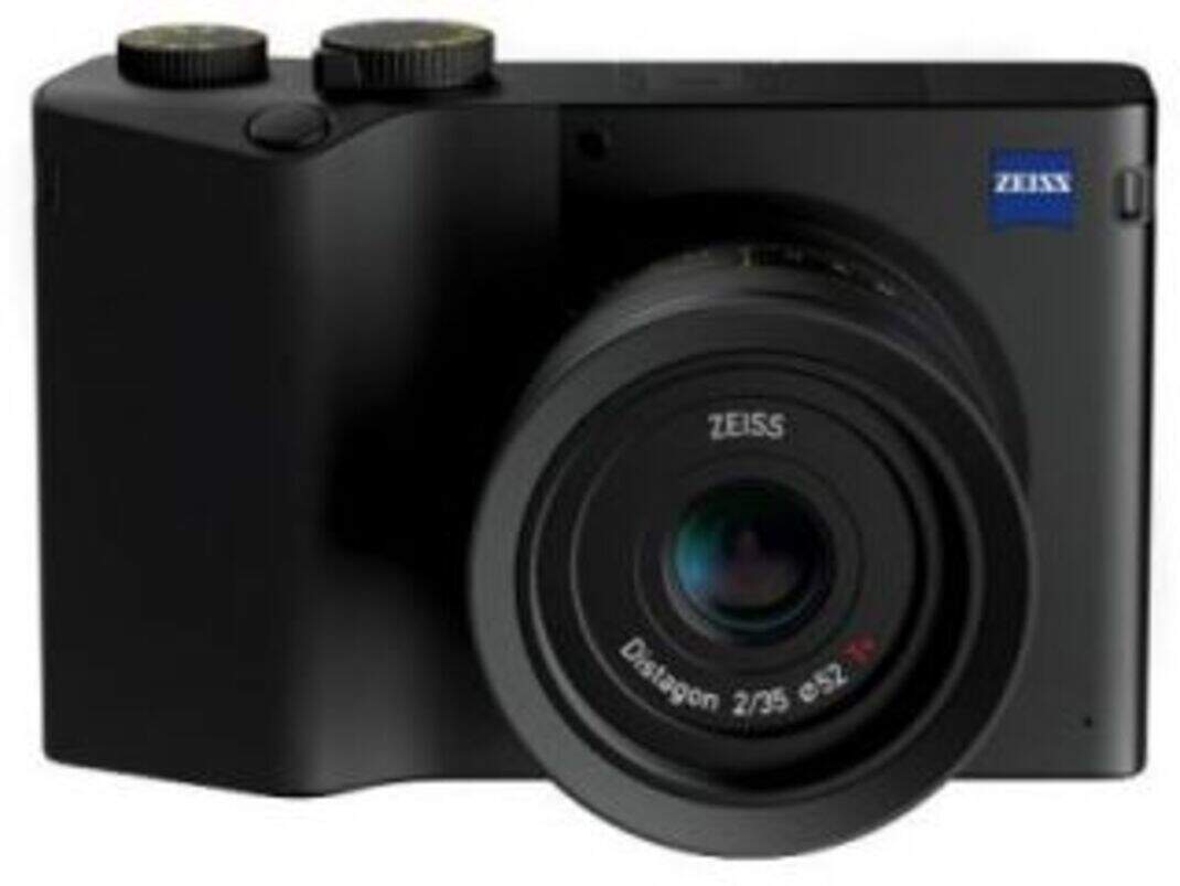値下げ　ZEISS　ポスター昭和３１年 Full Zeiss ZX1 Camera Specs - But No Price Yet