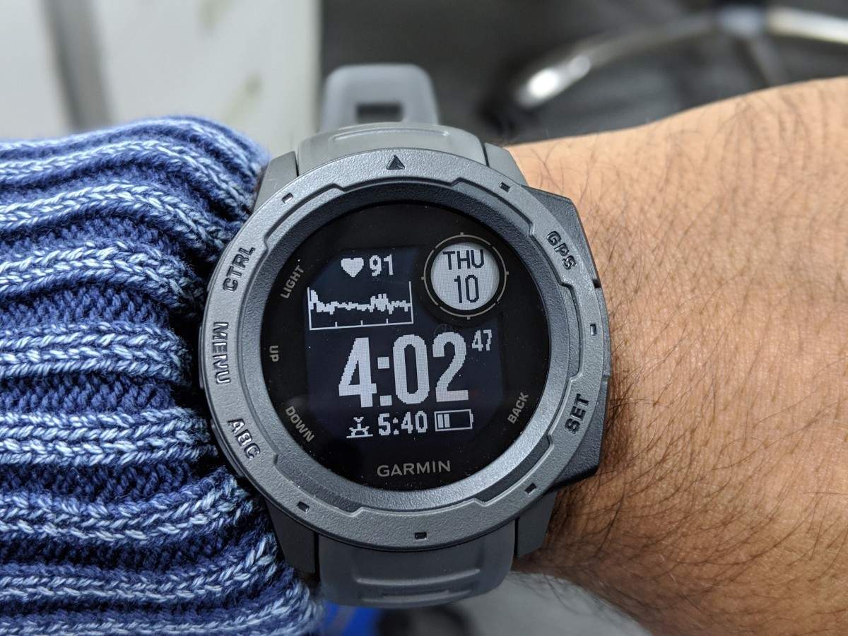 garmin instinct review: smartwatch The 'tough' contender