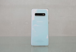 Samsung Galaxy S10 Plus (128 GB Storage, 6.4-inch Display) Price