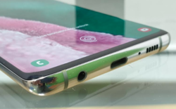 Samsung Galaxy S10 Plus (128 GB Storage, 6.4-inch Display) Price