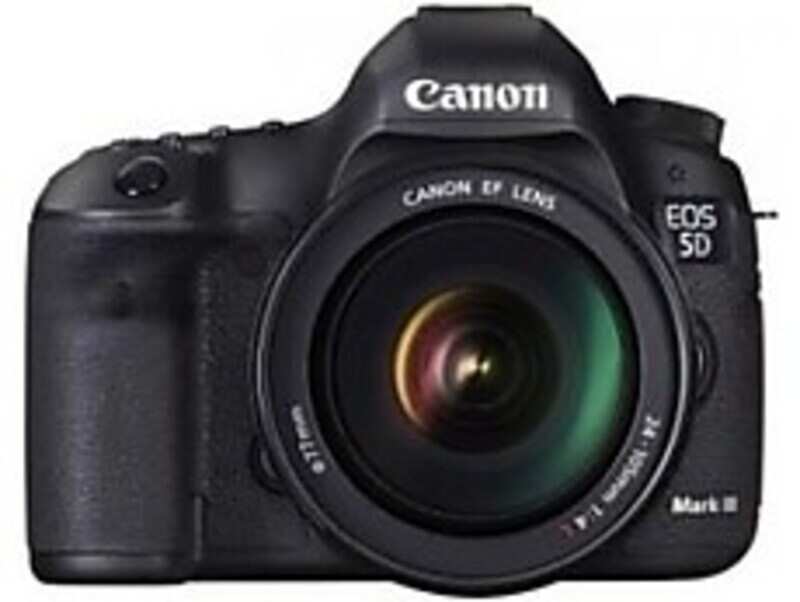 Canon EOS 5D Mark III Kit (EF 24-105 mm f/4L IS USM) Digital SLR