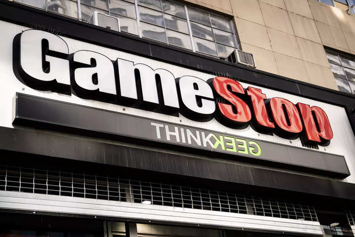GameStop shares halt slide after Robinhood lifts trading curbs