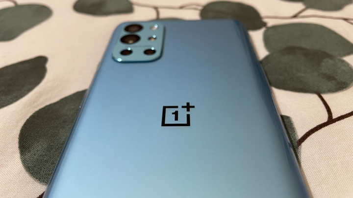 Oneplus 9r Review The Real Oneplus Stands Up