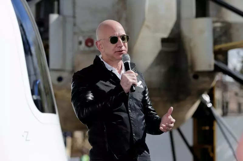 Jeff Bezos’ space co thinks NASA is taking risk with SpaceX