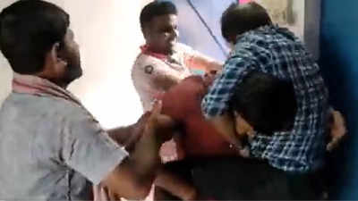 400px x 225px - Bihar: Teachers fighting over principal's post, video goes viral | City -  Times of India Videos