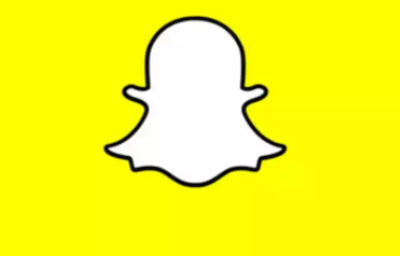 Does Snapchat notify someone when you add them?