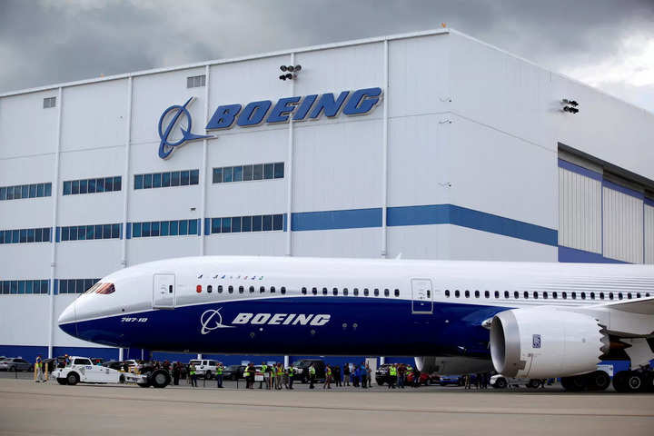 Boeing wants to build its next airplane in the 'metaverse'