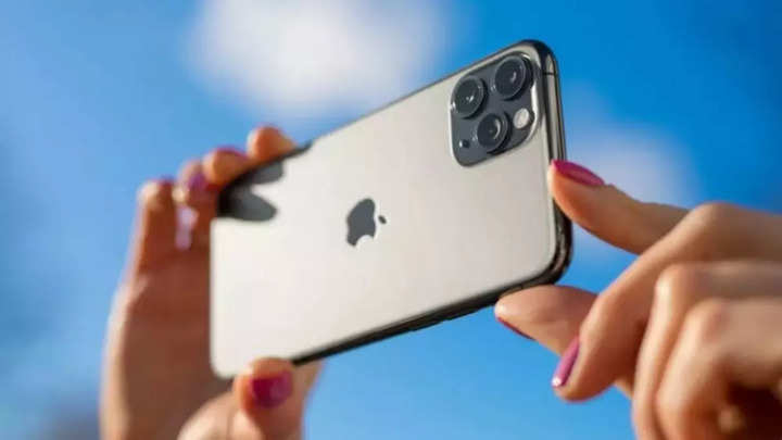 Apple iPhone 14 Pro models may feature pill-shaped camera cutout, under display Face ID