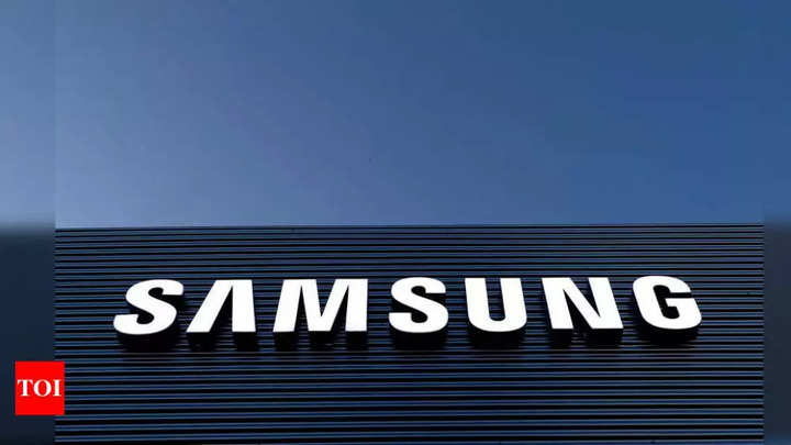 Samsung may be working on convertible laptop with detachable foldable display