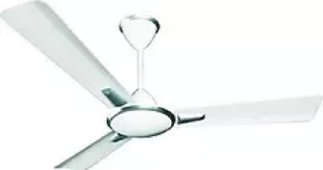 Compare Crompton AURA 1200 MM 1200 mm 3 Blade Ceiling Fan vs Orient Ceiling Fan Aeroquiet