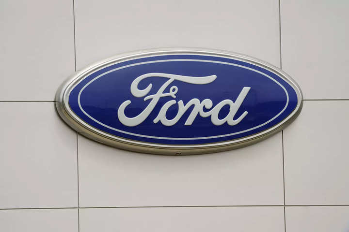 Ford now using robots to operate 3D printers without human help