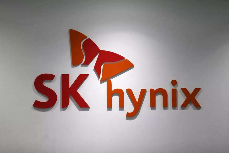 sk hynix: SK Hynix CEO says top shareholder to secure USD1.6 billion for M&A in chips, blockchain