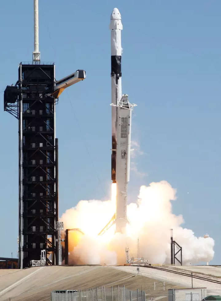 All-private astronaut team lifts off to ISS on SpaceX rocket