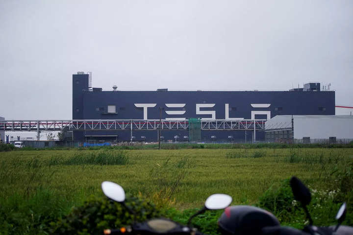 Tesla, others prepare Shanghai factory restarts as city aims to ease lockdown