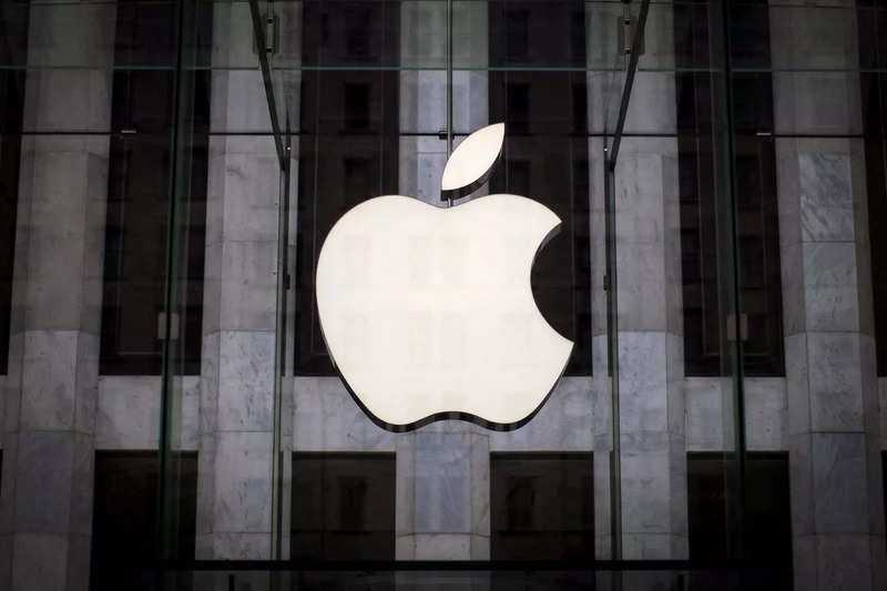 Apple retarde son intention d’avoir des employés au bureau 3 jours par semaine: rapport