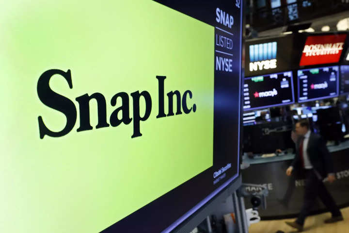 Social media stocks lose billions after Snapchat parent warning