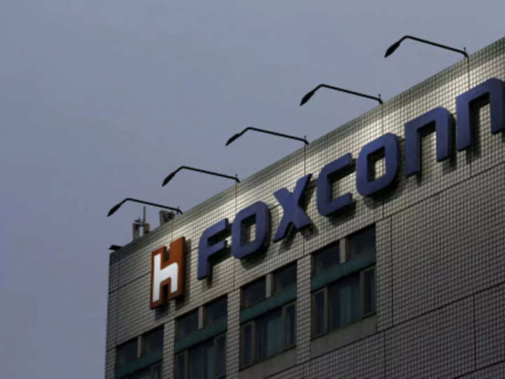 A Foxconn, fornecedora da Apple, começa a trabalhar em sua primeira fábrica de baterias para veículos elétricos