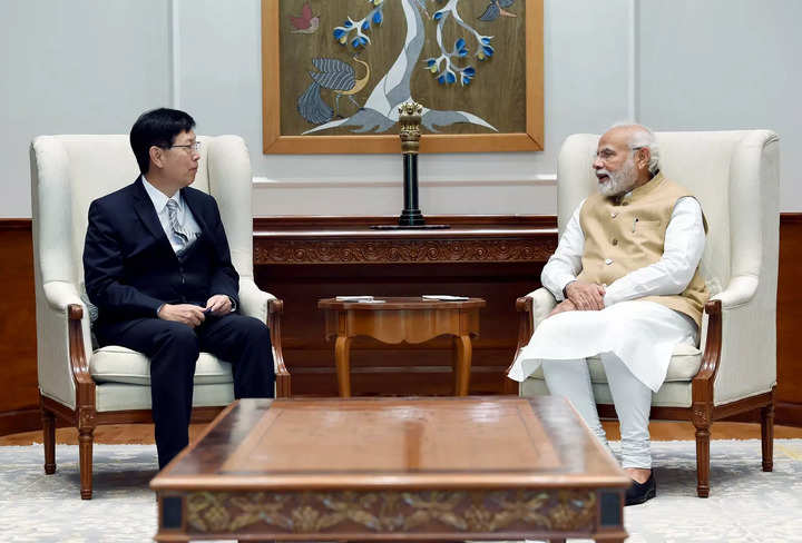 O primeiro-ministro Narendra Modi se encontra com o chefe da Foxconn e elogia os planos de fabricação para a Índia
