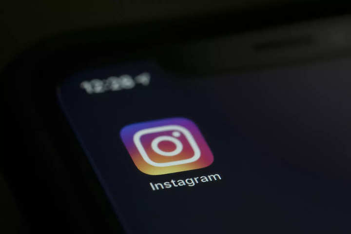 Instagram cache des messages liés à l'avortement