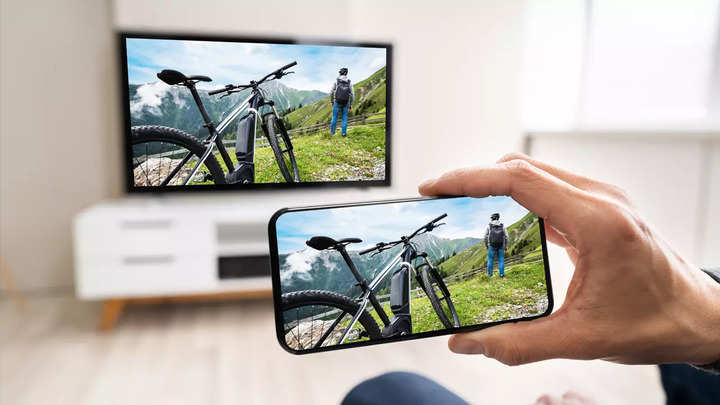 How to connect smartphone to TV wirelessly?