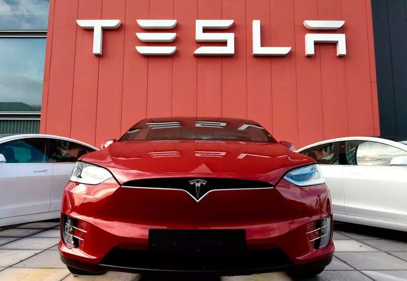 tesla: Tesla cars can now detect potholes to avoid damages