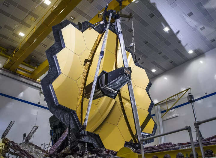 NASA, 제임스 웹 망원경으로 포착한 희귀 천체 공개