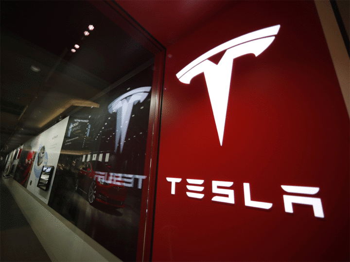 Tesla probes top executive over suspicious order, claims report