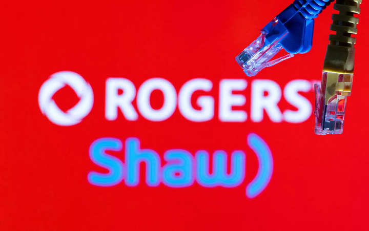 Canada to assess network resiliency before clearing Rogers-Shaw deal