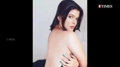 Junior Girls Nude Webcam - Bhojpuri celebs who went naked for camera | Bhojpuri Movie News - Times of  India