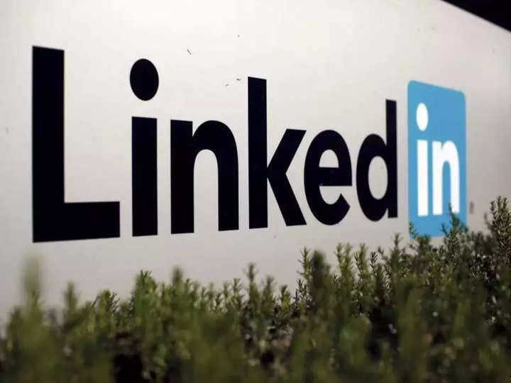 LinkedIn back after a brief service outage, company apologises for inconvenience