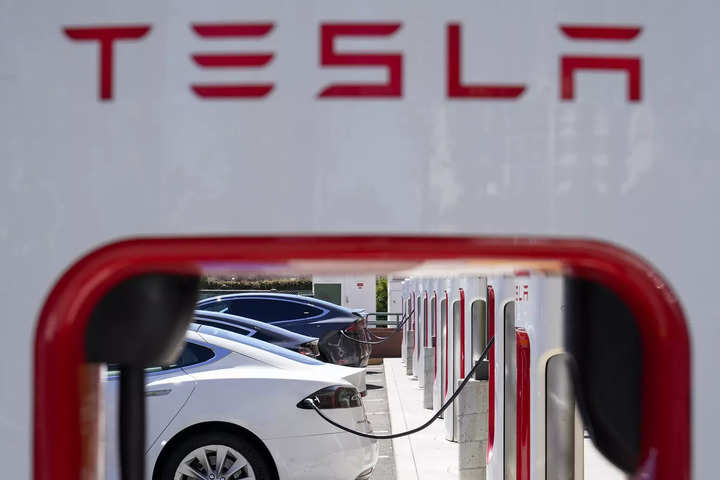 Tesla présente une borne de recharge domestique compatible avec d’autres véhicules électriques