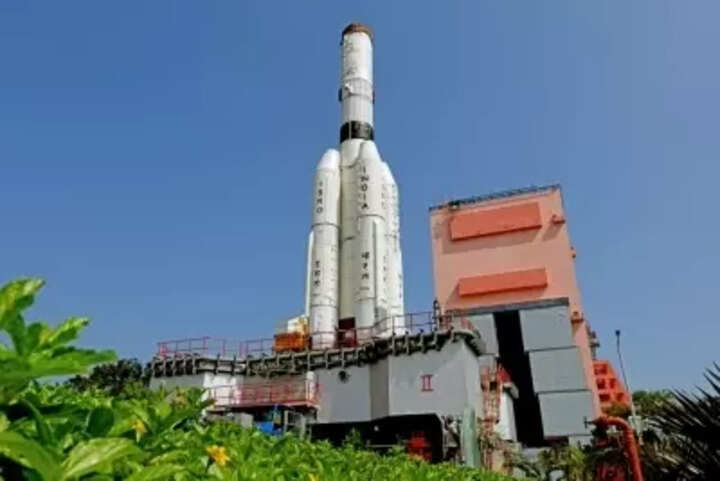 ISRO gearing up for launching 2nd set of 36 OneWeb satellites in Jan 2023