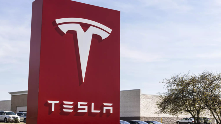 Tesla offers discount on some car models in US, Canada