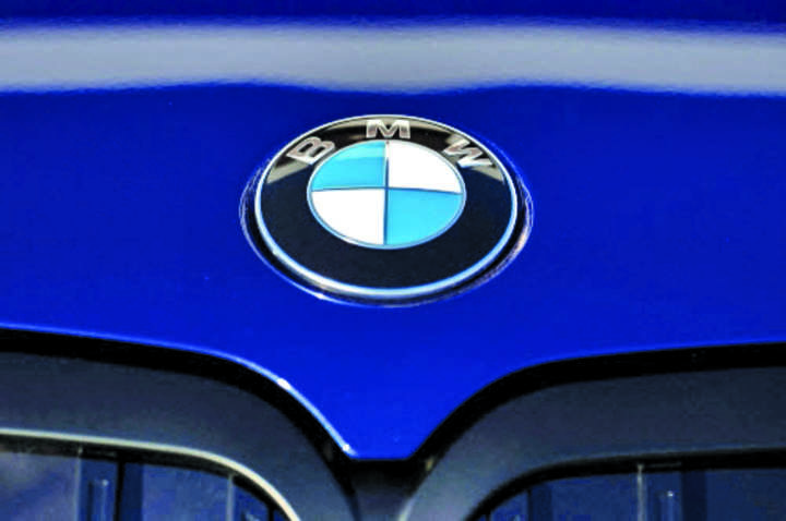 BMW sales dip in 2022, targets 15% battery-electric sales this year