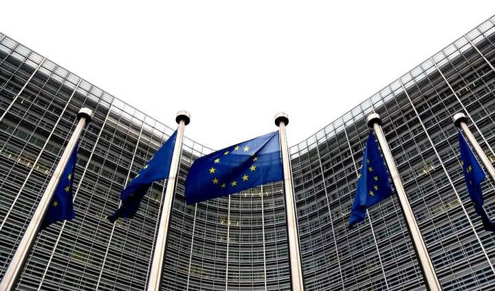 L’UE veut des détails sur les plans d’investissement des Big Tech et des opérateurs de télécommunications