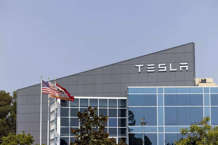 Tesla plans to halve production costs, affordable car a no show