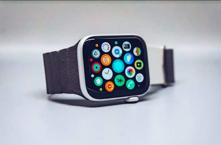Can I use WhatsApp on my Apple Watch? Check how can you send and receive messages