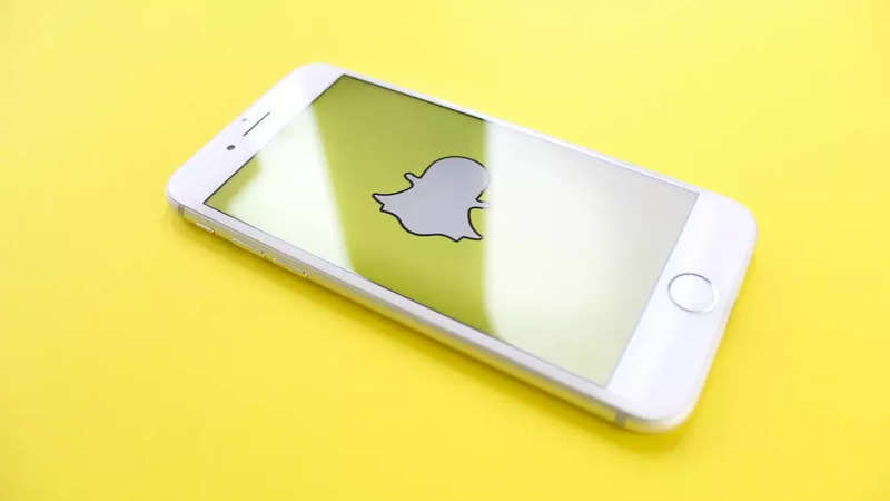 Cómo usar los filtros Holi AR en Snapchat