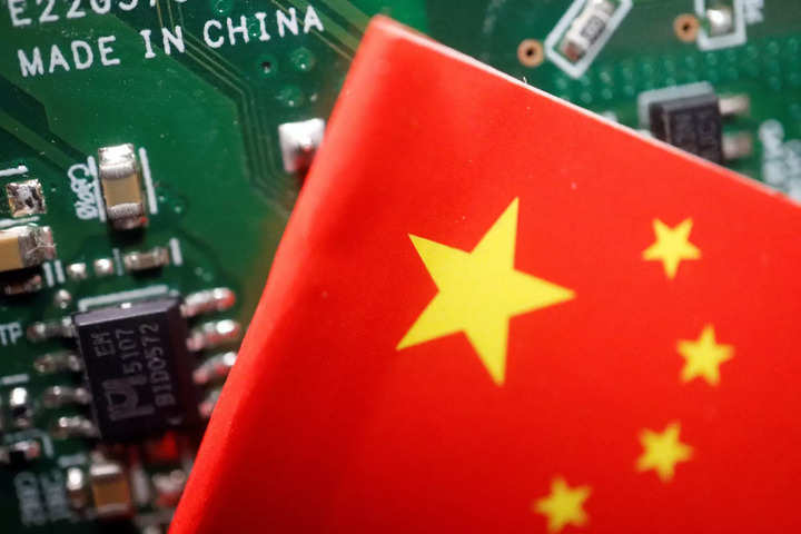 ASML, China customers haunted by uncertainty on new Dutch chip export rules