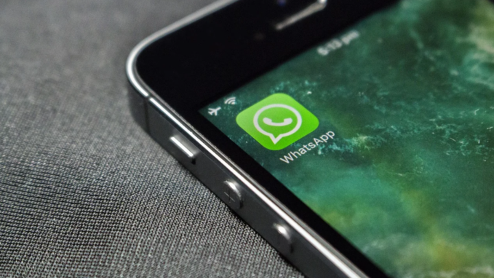 How to record and share voice notes in WhatsApp Status on iPhone