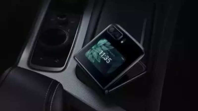 Motorola: Motorola teases Razr 2023: Here’s what to expect