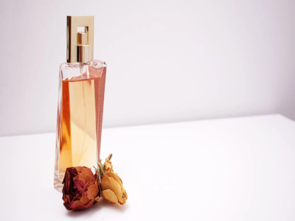 Attar Perfume Oil: The Essence of Perfume - Arabian Luxuries - Fine Oud,  Rare Honey, Classic Fragrances, Quality Products