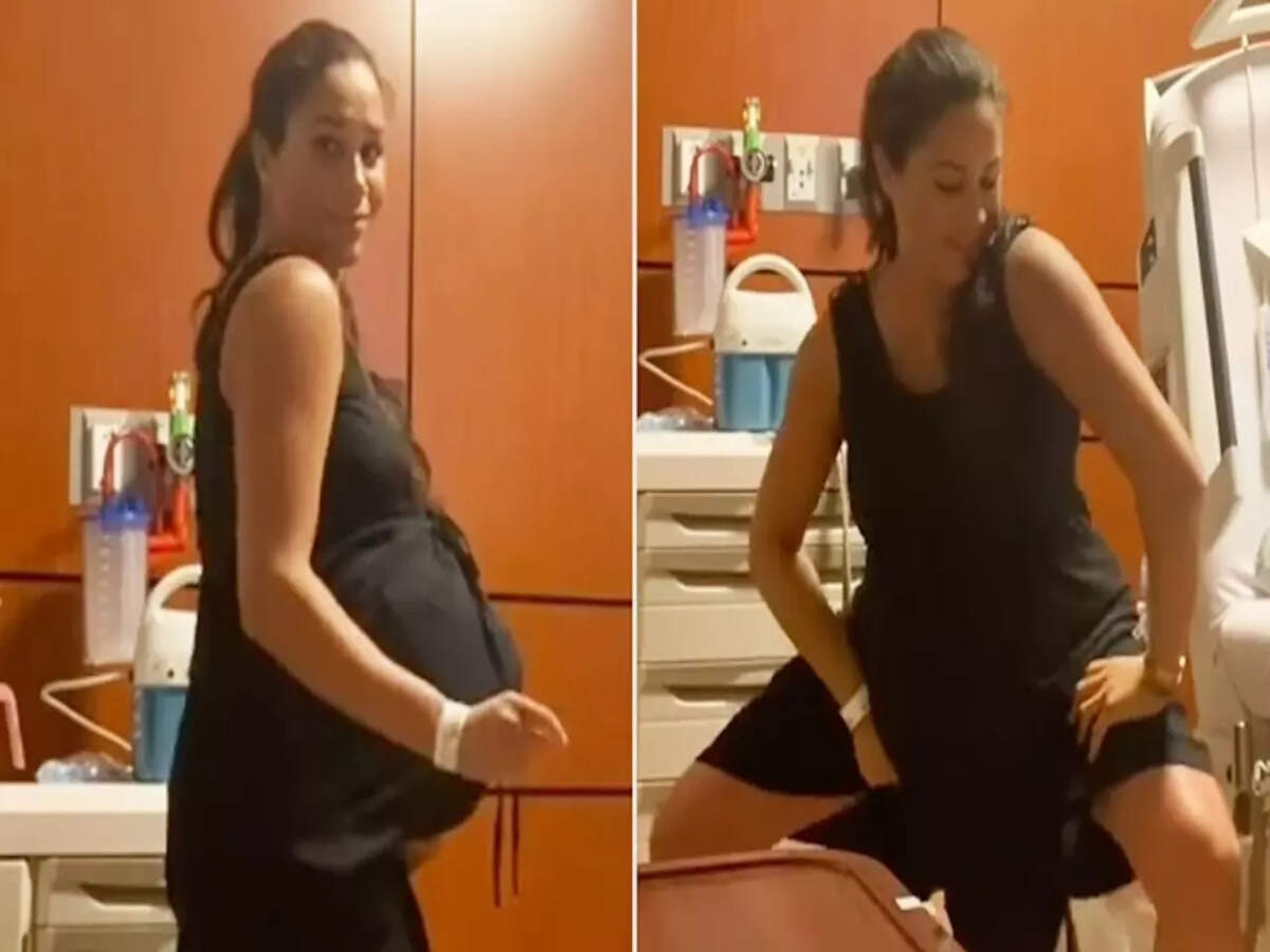 Pregnant Meghan Markle's 'Baby Mama Dance' goes viral! Does dancing help  induce labor? | - Times of India