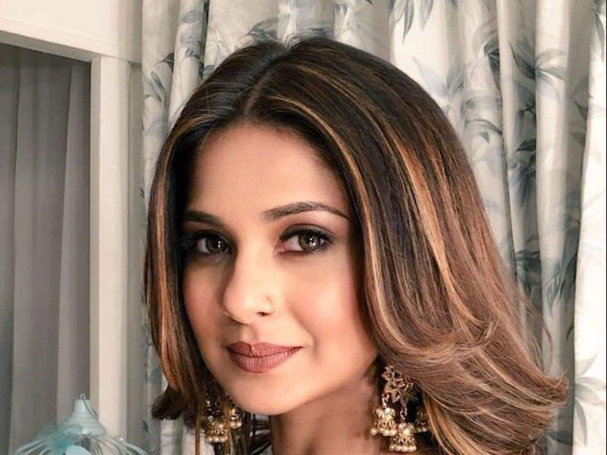 Jennifer Winget stuns in her traditional avatar for her upcoming show  Bepannah - Times of India