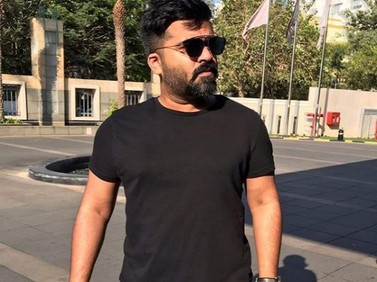 Chekka Chivantha Vaanam': Simbu's latest look piques interest | Tamil Movie News - Times of India Chekka Chivantha Vaanam': Simbu's latest look piques interest | Tamil Movie News - Times of India